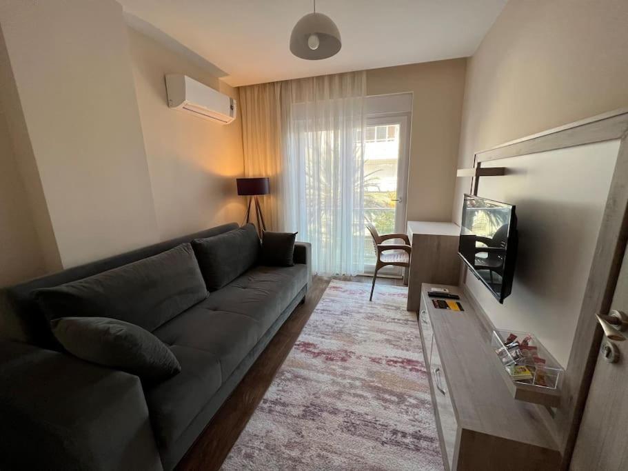 Merkezi, Sik, Denize 3 Km Kueltuer Kafeler Cad. 2 Dk '13' Antalya Exterior foto